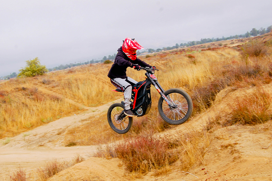 79BIKE Falcon Pro feature 9 #Color_Kenshi Black / Red