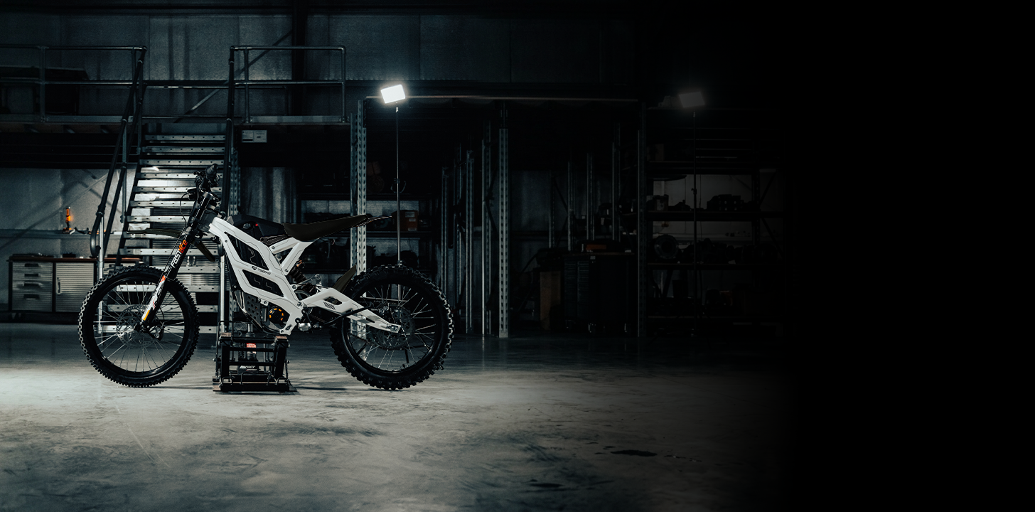 79BIKE Falcon GT feature 18 #Color_White / Black Seat